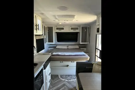 Ruby’s cozy camper close to Grand Canyon