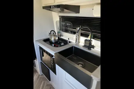 Ruby’s cozy camper close to Grand Canyon