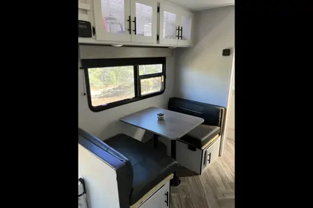 Ruby’s cozy camper close to Grand Canyon