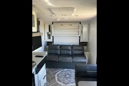 Ruby’s cozy camper close to Grand Canyon