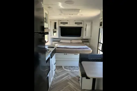 Ruby’s cozy camper close to Grand Canyon