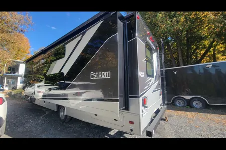 Entegra Coach Esteem 31F Classe C