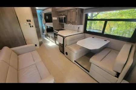 Entegra Coach Esteem 31F Classe C