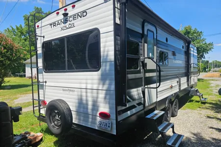 Happy Camper RV – 2022 Grand Design Transcend Xplor | Cozy & Clean, Sleeps 4