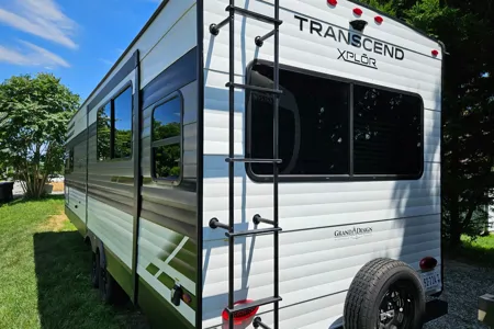Happy Camper RV – 2022 Grand Design Transcend Xplor | Cozy & Clean, Sleeps 4