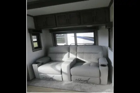 George's Forest River 442mc Fifth Wheel