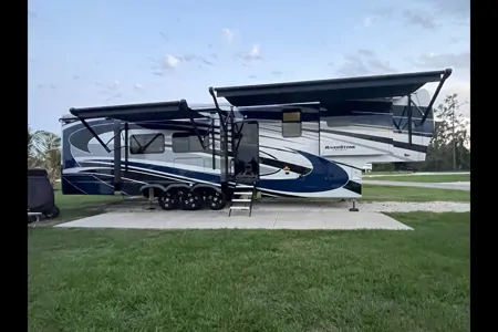 George's Forest River 442mc Fifth Wheel