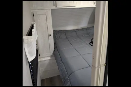 2024 Coachmen i-5 Edition; Sleeps 8