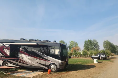 “The Outlaw Express” – Simple and Bold