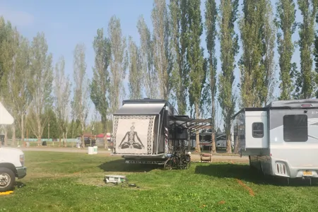 “The Outlaw Express” – Simple and Bold