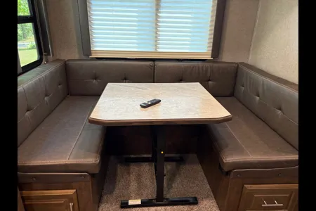 Forest River Rockwood Ultra Lite 2609WS Travel Trailer