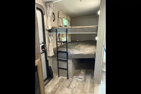 Forest River Rockwood Ultra Lite 2609WS Travel Trailer
