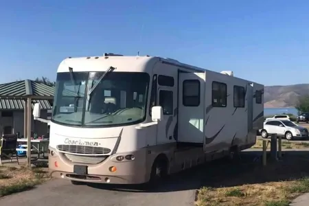 Albert's Coachmen Aurora Class A