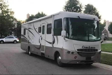 Albert's Coachmen Aurora Class A