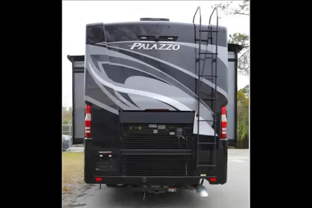 The Palazzo Royale – Luxury Diesel Class A