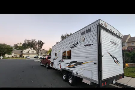 Jaime's Eclipse Attitude 21AK Toy Hauler