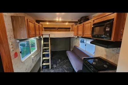 Jaime's Eclipse Attitude 21AK Toy Hauler