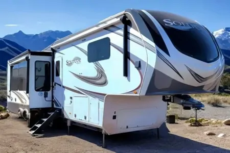 2022 Grand Design Solitude: High-End Comfort