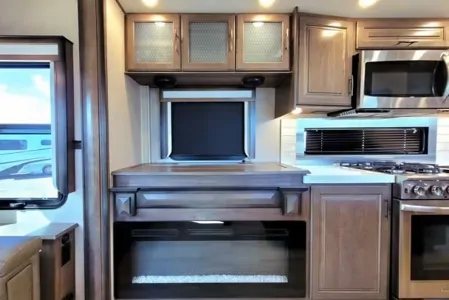 2022 Grand Design Solitude: High-End Comfort