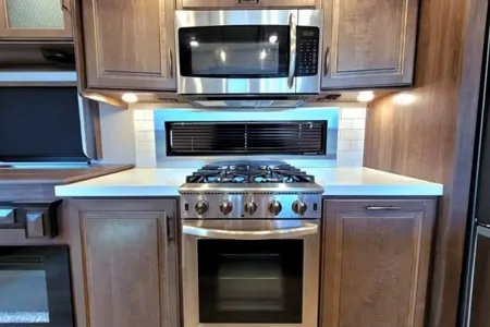 2022 Grand Design Solitude: High-End Comfort