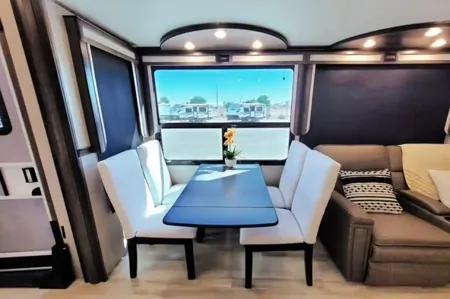2022 Grand Design Solitude: High-End Comfort