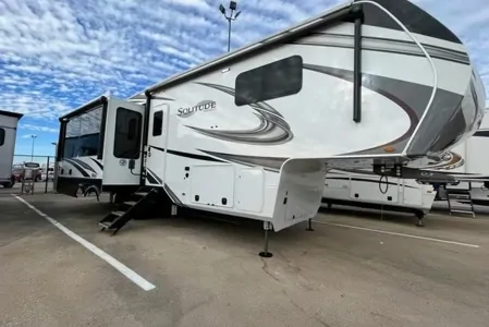 2022 Grand Design Solitude: High-End Comfort