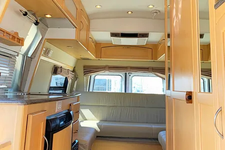 2009 Pleasure Way - 20 ft tiny home on wheel - with solar