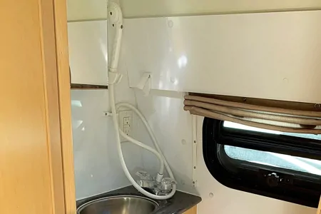 2009 Pleasure Way - 20 ft tiny home on wheel - with solar