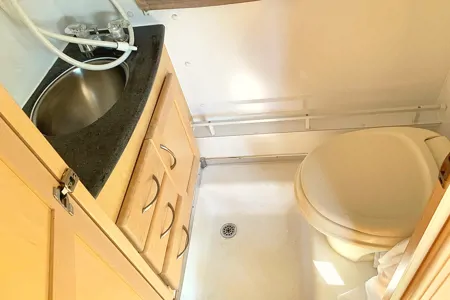 2009 Pleasure Way - 20 ft tiny home on wheel - with solar