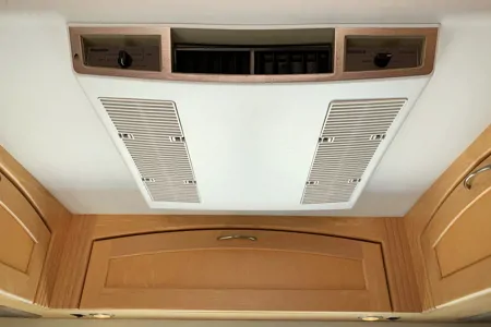 2009 Pleasure Way - 20 ft tiny home on wheel - with solar