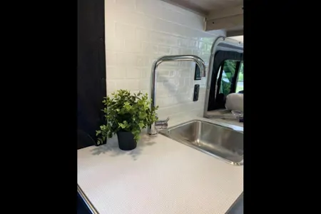 Winnebago Solis - The Boondocking King! From Beach Adventures to Ski Slopes!