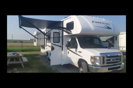 Christian and Angela's Forest River Forester 2551 dslef Class C