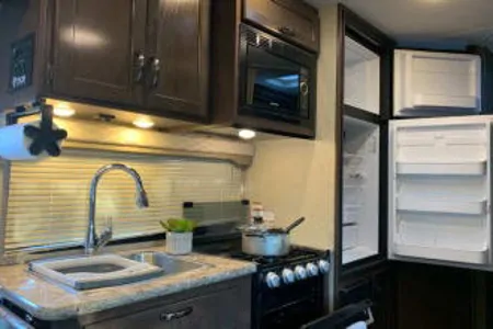 RV Trippin - "Eleanor" - Thor Freedom Elite