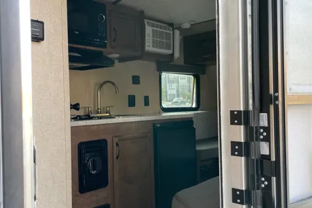 Lightweight- Starcraft Autumn Ridge Extreme Overland 