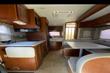 Travis's Thor Freedom Elite Mercedes Sprinter Diesel Class C