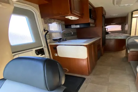 Travis's Thor Freedom Elite Mercedes Sprinter Diesel Class C