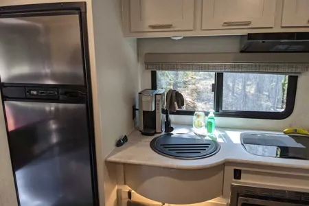 Tad: Small Rig, Big Adventures. 🐸