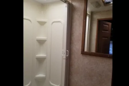 Class C Thor with bike/motorcycle stand 24 feet +option to rent motorcycle -sleeps up to 6