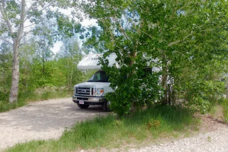 MAJESTIC TOURISTER MOTORHOME - CLASS C SLEEPS 4 - LOCATED AT CALGARY