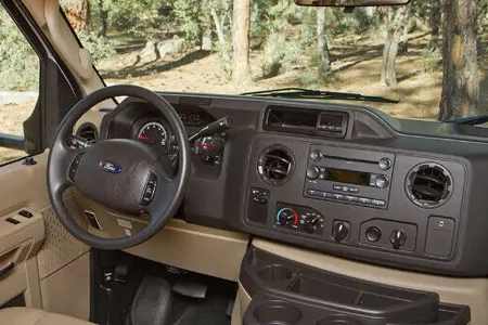 MAJESTIC TOURISTER MOTORHOME - CLASS C SLEEPS 4 - LOCATED AT CALGARY