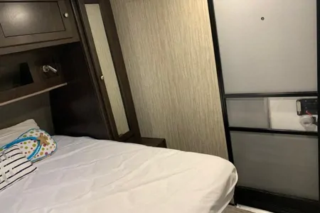 2019 HEARTLAND SUNDANCE XLT WITH TWO SEPARATE BEDROOMS!!