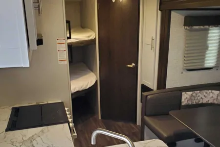 2021 Keystone 2430bh Travel Trailer