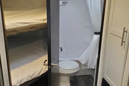 2021 Keystone 2430bh Travel Trailer