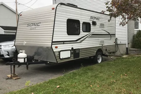 Belle petite roulotte 16 pi, pas trop pesante