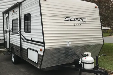 Belle petite roulotte 16 pi, pas trop pesante