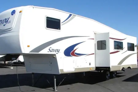 Holiday Rambler Savoy LX