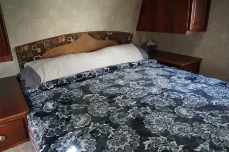 Nathan & Nayely's Thor Summit 28BH Travel Trailer