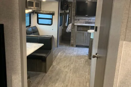 Brand New Dutchmen 2910 bhs Travel Trailer