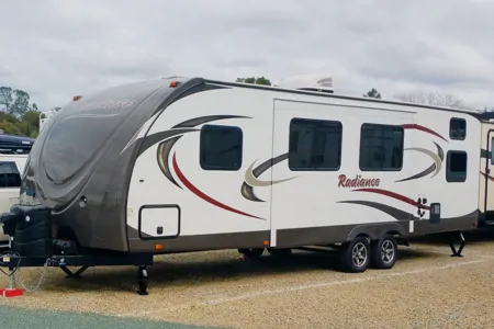 RADIANCE Travel Trailer / Sleep 9 / Bunk Beds