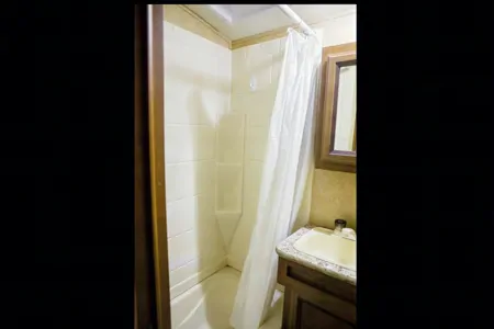 RADIANCE Travel Trailer / Sleep 9 / Bunk Beds